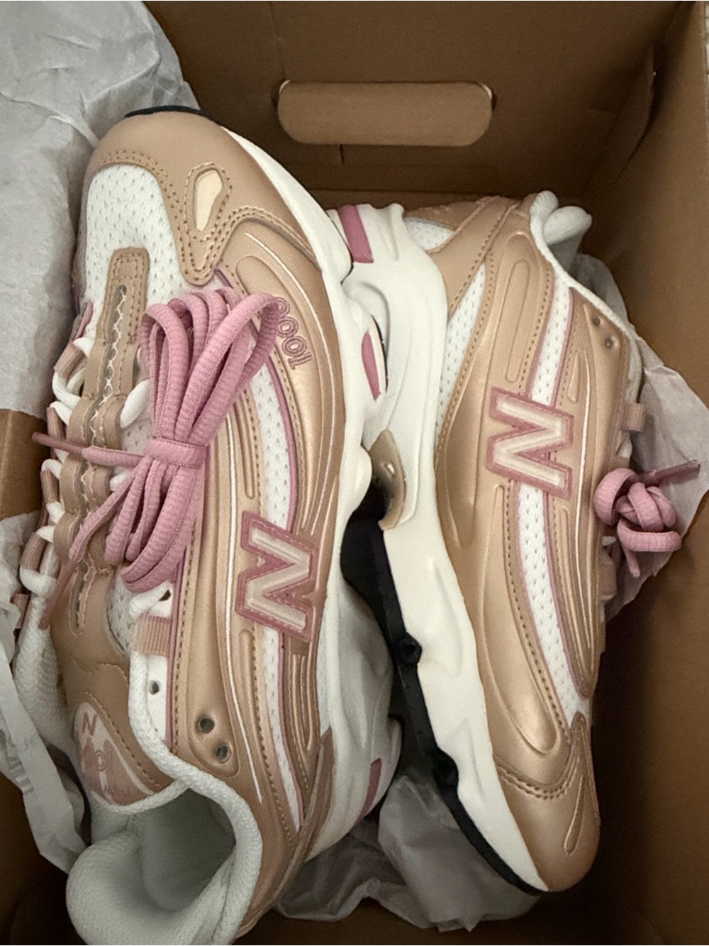 New Balance 1000 Women's Pink & Tan Athletic Sneakers Size 7.5 W - Picture 3 of 4